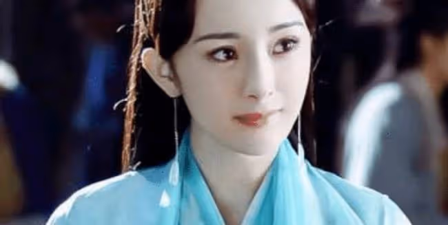 《三生三世十里桃花》:楊冪的臉配上高冰翡翠耳墜,美得像畫中人
