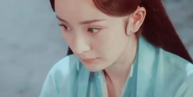 《三生三世十里桃花》:楊冪的臉配上高冰翡翠耳墜,美得像畫中人