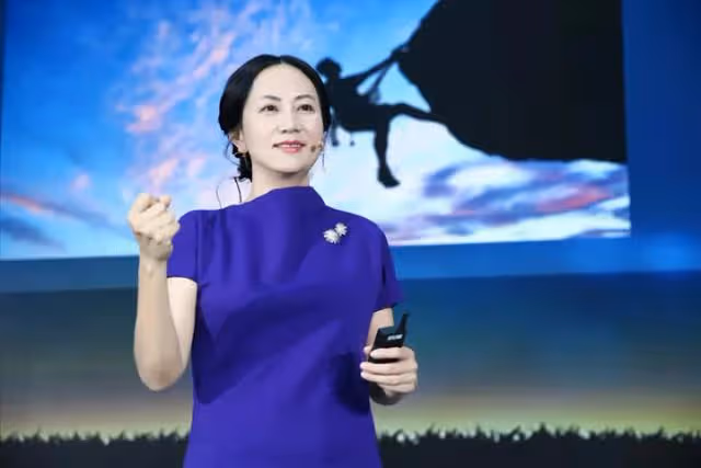 14年後再看孟晚舟才明白:嫁小三歲丈夫劉曉棕的她,到底有多幸福