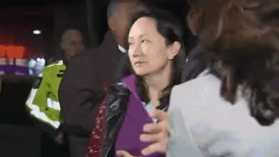 14年後再看孟晚舟才明白:嫁小三歲丈夫劉曉棕的她,到底有多幸福