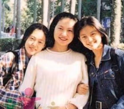 從打工妹到富太,幫丈夫還債,生出兩個明星女兒,大S媽媽有多狠