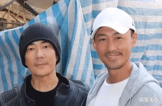 林峰到底怎麼了？跟任賢齊合影曝光，整個人又瘦又滄桑