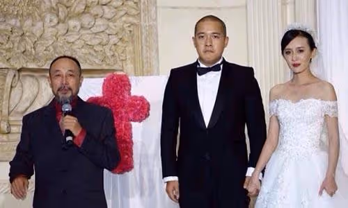 「老戲骨」張豐毅：娶小12歲嬌妻不生孩子，卻對親生兒子冷嘲熱諷
