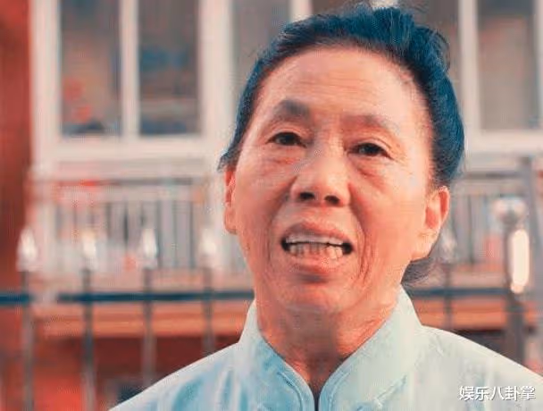 張美娥，61歲出名成周星馳御用丑角，兩部戲賺兩套房成最丑富婆