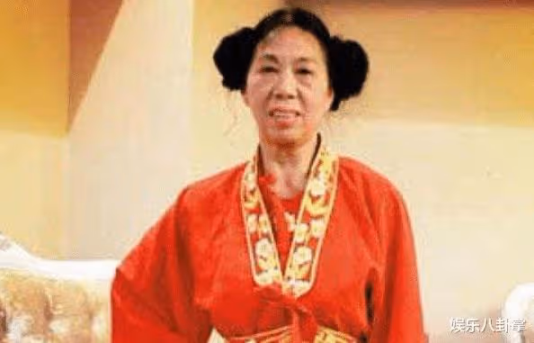 張美娥，61歲出名成周星馳御用丑角，兩部戲賺兩套房成最丑富婆