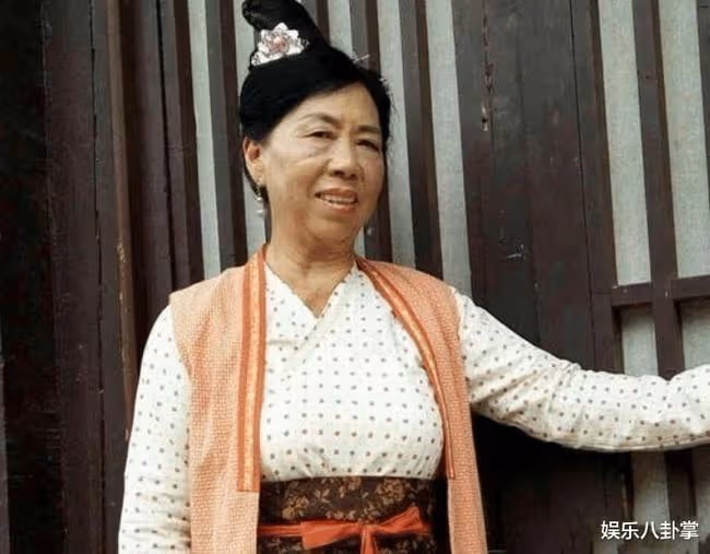 張美娥，61歲出名成周星馳御用丑角，兩部戲賺兩套房成最丑富婆