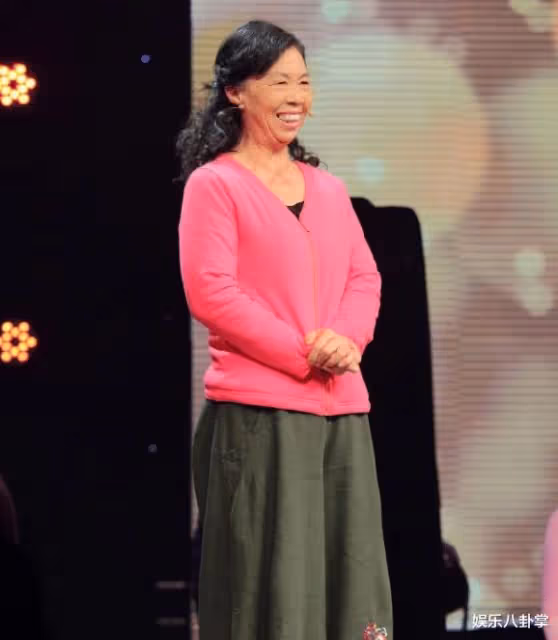 張美娥，61歲出名成周星馳御用丑角，兩部戲賺兩套房成最丑富婆