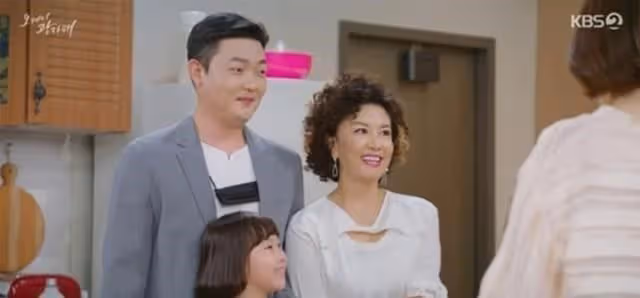 三次結婚和離婚，《傳聞中的七公主》大姐，被安排和小28歲的戀愛