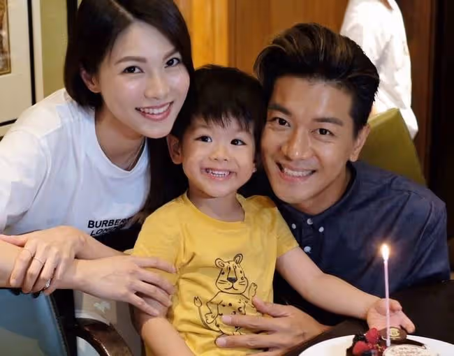 5億駙馬黎諾懿再當爸，攜妻兒拍全家福，妻子臨盆在即四肢仍纖細