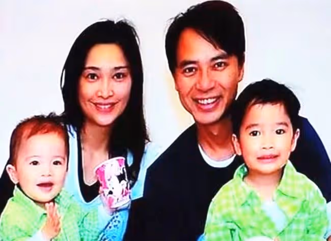 孫耀威攜妻移居內地一年半，年邁老母過於思念，獨自坐飛機來探親