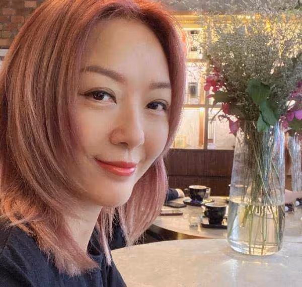 49歲TVB女星廣東定居後再置業，拍片分享杭州新居，裝修簡約大氣