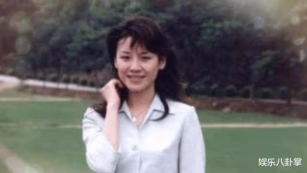 大娘子劉琳,被名導拋棄後,賭氣嫁平凡老公,如今47歲被寵成公主