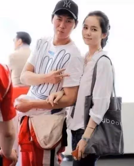 靠《黃手帕》收穫真愛，婚訊嚇哭沈昌珉，為億萬富豪隱退演藝圈
