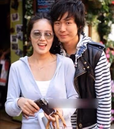 靠《黃手帕》收穫真愛，婚訊嚇哭沈昌珉，為億萬富豪隱退演藝圈