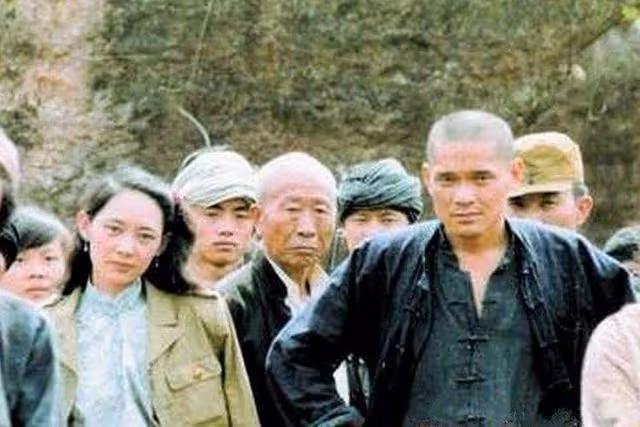 演員申軍誼:大年三十提出離婚,被女兒恨了20年,64歲依舊單身