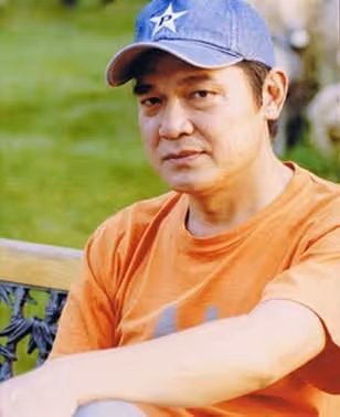 演員申軍誼:大年三十提出離婚,被女兒恨了20年,64歲依舊單身