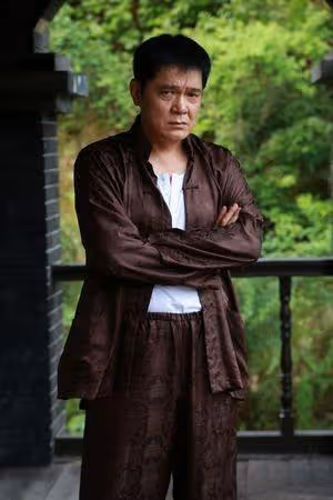 演員申軍誼:大年三十提出離婚,被女兒恨了20年,64歲依舊單身