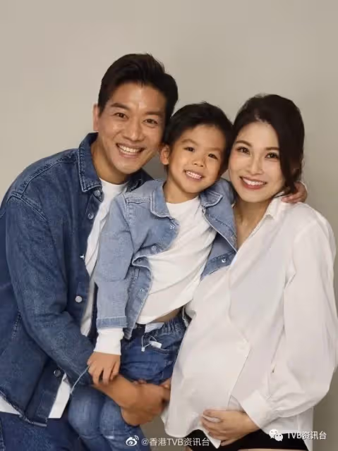 一家「四」口拍大肚寫真！TVB當紅小生老婆肥肚不肥人超漂亮