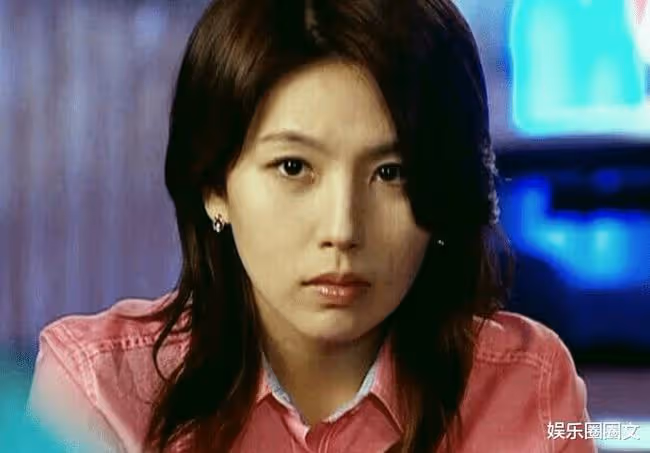 18歲美過宋慧喬，靠《頂樓》再度爆紅，贍養已故好友母親15年