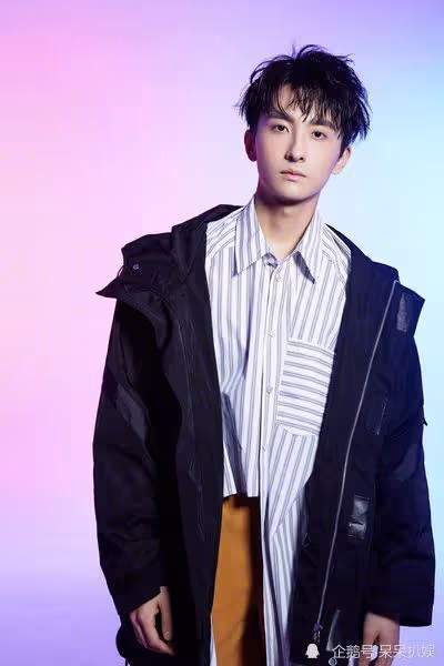 與楊紫相識九年地位不輸張一山,演技被陳凱歌認可,如今他得活成啥樣