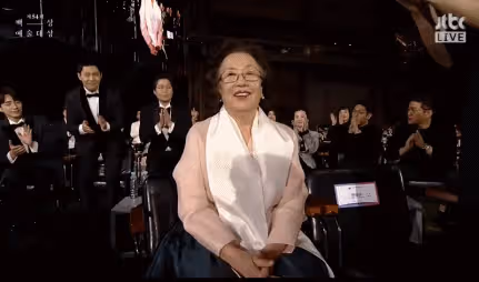 韓國還有羅文姬，可我們再也沒有趙麗蓉了