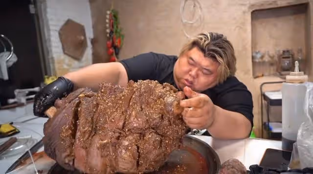 吃播網紅有多危險？說話大喘氣，網友勸停，29歲就離開人世