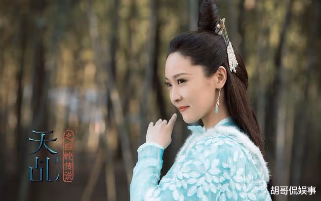 她是「謀女郎」之一,一夜爆紅後忽然淡圈,如今也低調復出