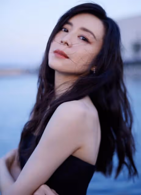 張靜初:染指顧長衛,與馮小剛關係匪淺,最終被導演太太集體封殺