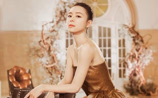 張靜初:染指顧長衛,與馮小剛關係匪淺,最終被導演太太集體封殺