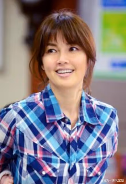 嫁給了帥氣的車仁表，這位曾經的台柱女演員從此被流言裹挾