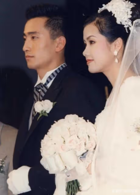 嫁給了帥氣的車仁表，這位曾經的台柱女演員從此被流言裹挾