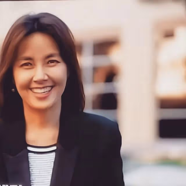 嫁給了帥氣的車仁表，這位曾經的台柱女演員從此被流言裹挾