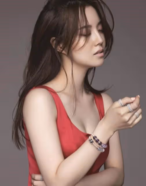 女明星中飯量天花板，和國民妹妹拿情侶獎，文彩元的演員路很自然