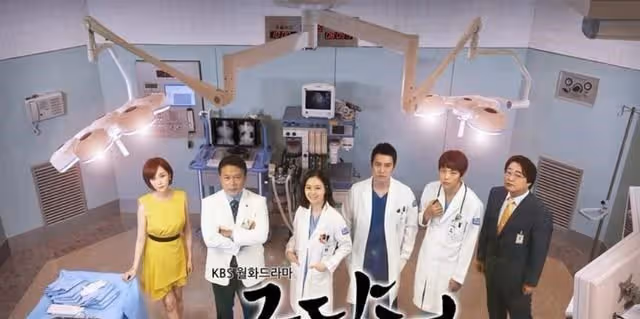 女明星中飯量天花板，和國民妹妹拿情侶獎，文彩元的演員路很自然