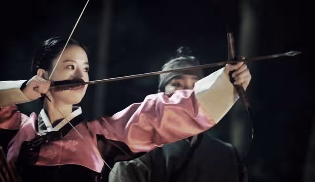 女明星中飯量天花板，和國民妹妹拿情侶獎，文彩元的演員路很自然