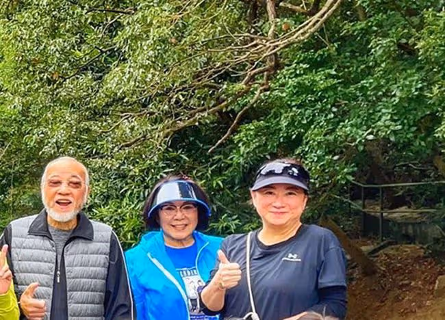 周潤發跑步隊陣容曝光，邵美琪等大咖雲集，發哥幫隊員按摩沒架子