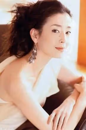 宮澤理惠母親透露：我含淚把姐妹倆送進了導演的房間，鎖上了門
