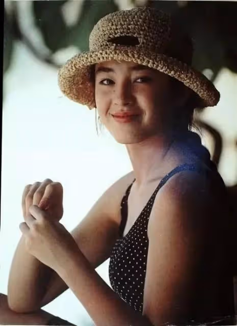宮澤理惠母親透露：我含淚把姐妹倆送進了導演的房間，鎖上了門