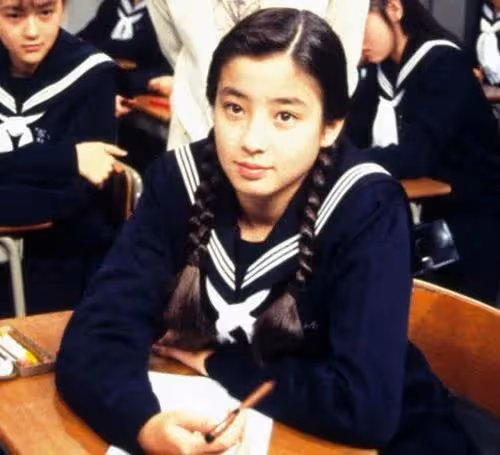 宮澤理惠母親透露：我含淚把姐妹倆送進了導演的房間，鎖上了門
