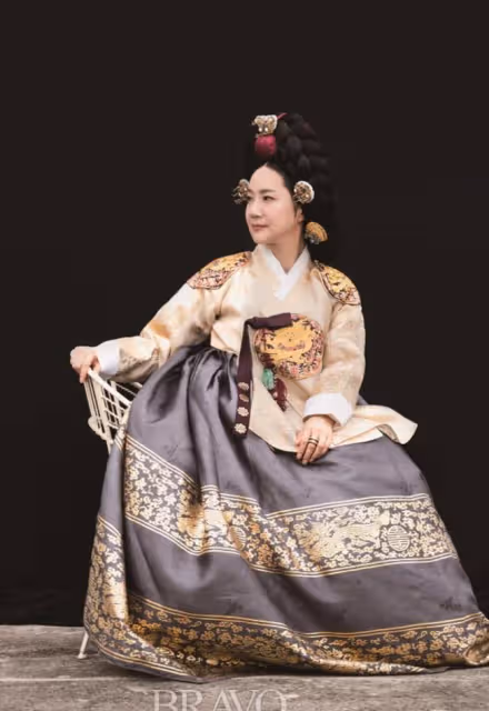 她是《大長今》里善良的韓尚宮，梁美京的姻緣也傳奇