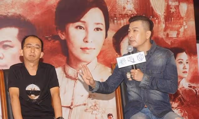7位走向巔峰的醜男演員，沒錢沒貌，娶的老婆卻一個比一個漂亮