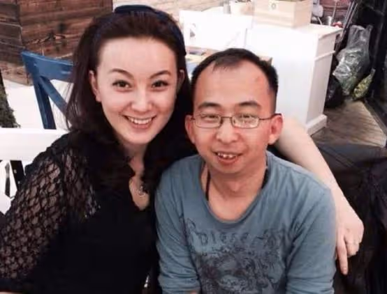 7位走向巔峰的醜男演員，沒錢沒貌，娶的老婆卻一個比一個漂亮