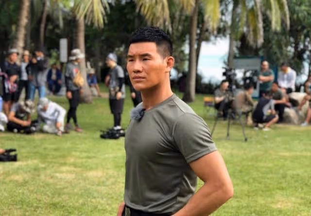 7位走向巔峰的醜男演員，沒錢沒貌，娶的老婆卻一個比一個漂亮