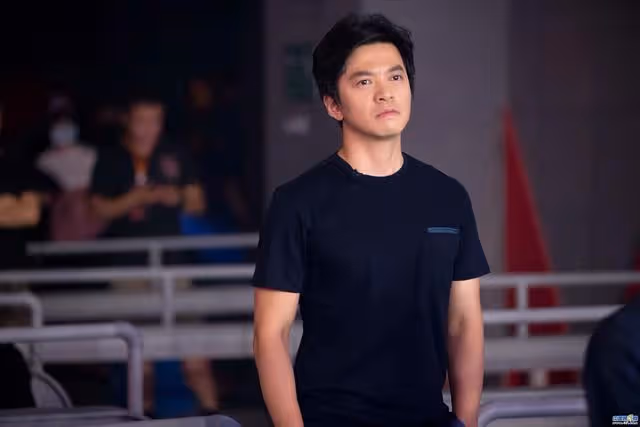 李健:10歲情定青梅竹馬,24歲迎娶小5歲妻子,41歲仍舊無兒無女