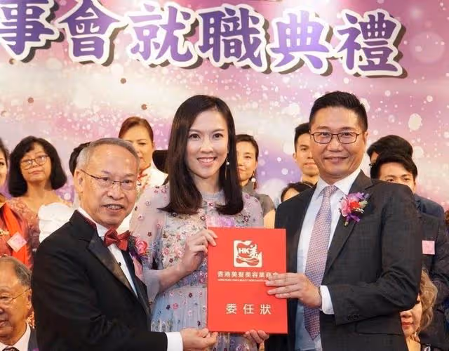 TVB前著名女星退圈14年後首復出，嫁圈外男友9年，今年誕下二胎