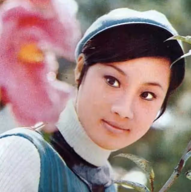 一代功夫女王茅瑛近況，移居國外開中餐廳，71歲輕鬆踢腿身手靈活