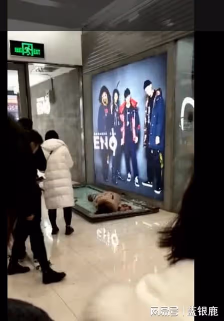 一女子上來就打老公一耳光，她把我推倒我流產了，但是我要感謝她