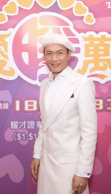 獨家！59歲江華息影多年全面復出，外表凍齡帥氣，透露將接拍電影