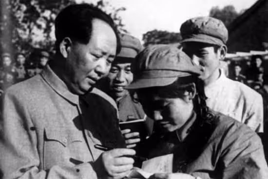 她是第一個扮演「毛主席」走紅的女演員,演技獲得一致好評!