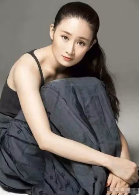 國家一級演員「王小蒙」，離開趙本山10年，如今37歲享譽世界